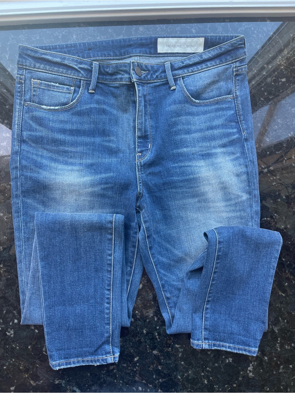 Treasure & Bond Women's Slim Straight Blue Jeans